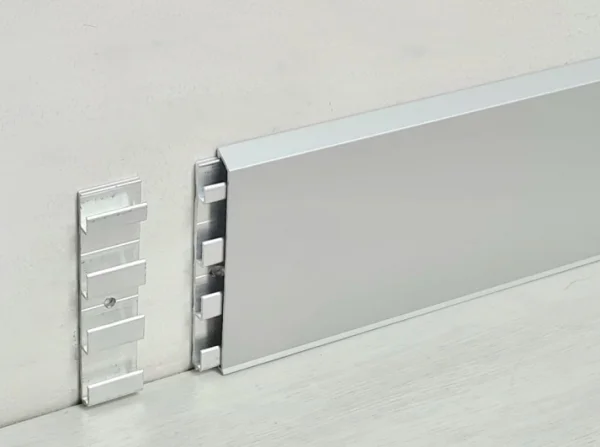 Алюминиевый плинтус Fezard Кабельный ALP-С70 Алюминий 70*10*2500 мм в Магнитогорске