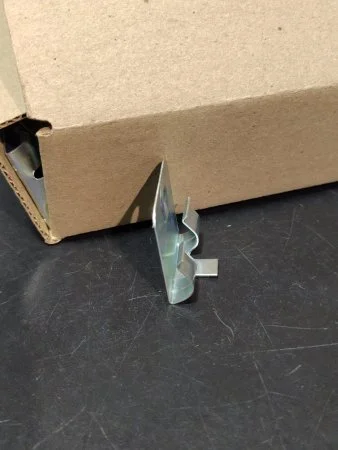 Клипсы к плинтусу MDF Bonkeel (50шт) в Магнитогорске