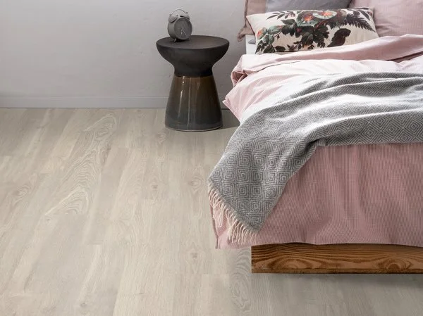 Ламинат Egger PRO 8/33 Дуб Кортон белый EPL051 в Магнитогорске