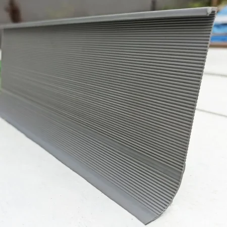 Коннелюрный односоставной плинтус Bonkeel Prof Серый (95х2700мм) в Магнитогорске