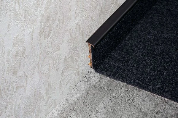 Плинтус для ковролина Korner Listwa 109 Черный 2,5м (50мм) в Магнитогорске